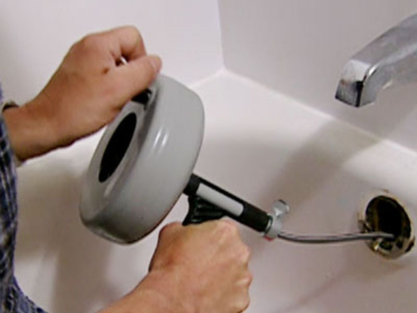 Ways to Unclog a Bathtub Drain Without Harmful Chemicals